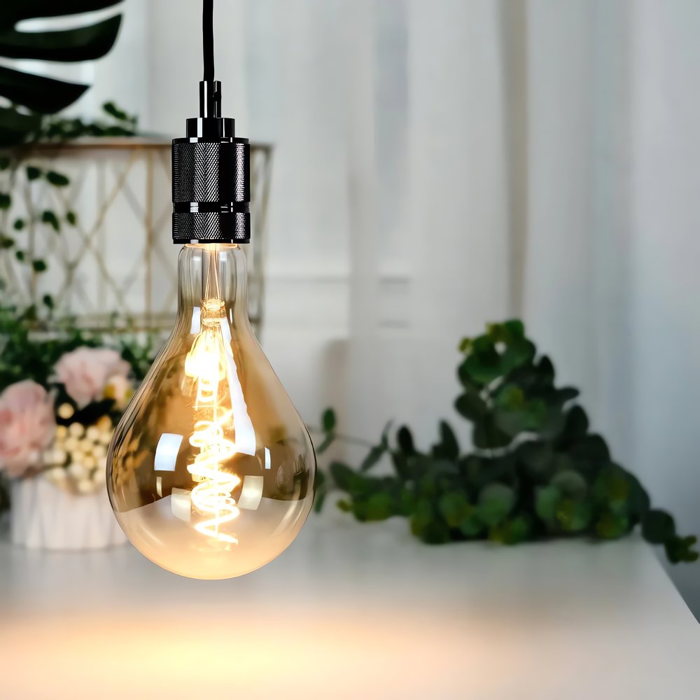Ampoule Vintage Jaune Allumée